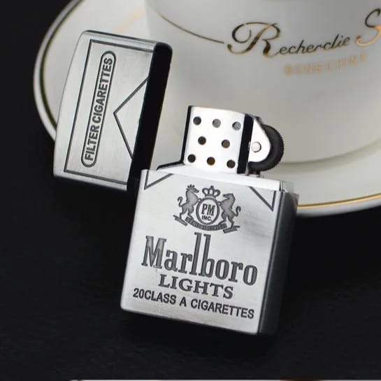Marlboro Lights Classic Lighter